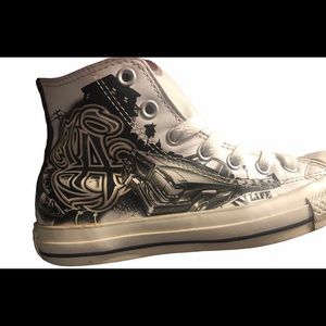 Men’s or women’s converse shoes